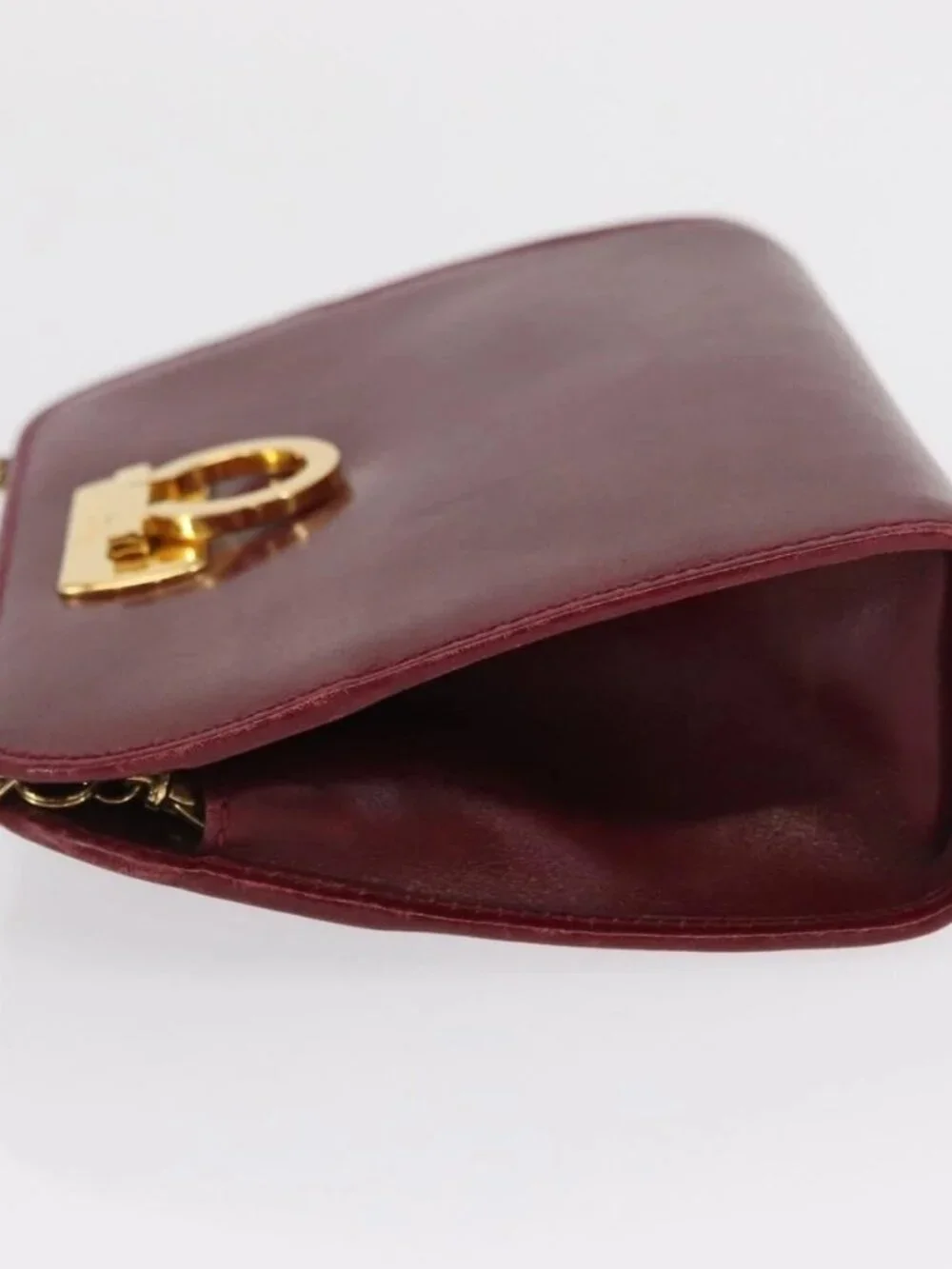 Salvatore Ferragamo Gancini Chain Shoulder Bag Leather Red Gold Auth 165934